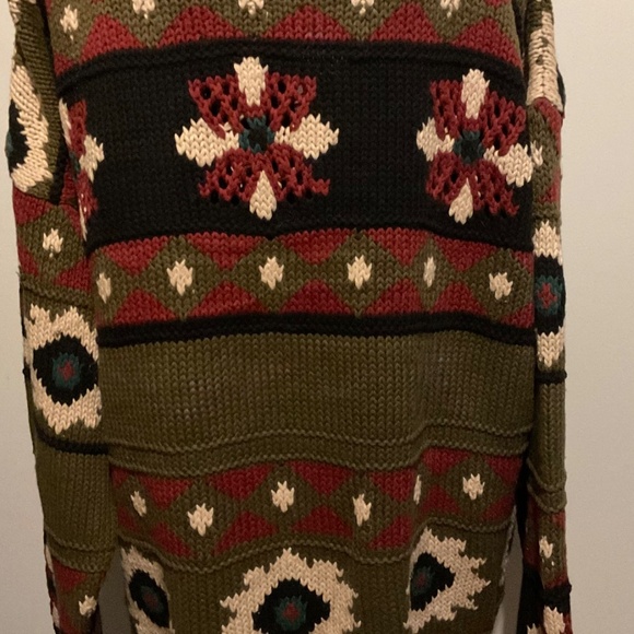 Fall knitted sweater size Medium - Picture 2 of 11